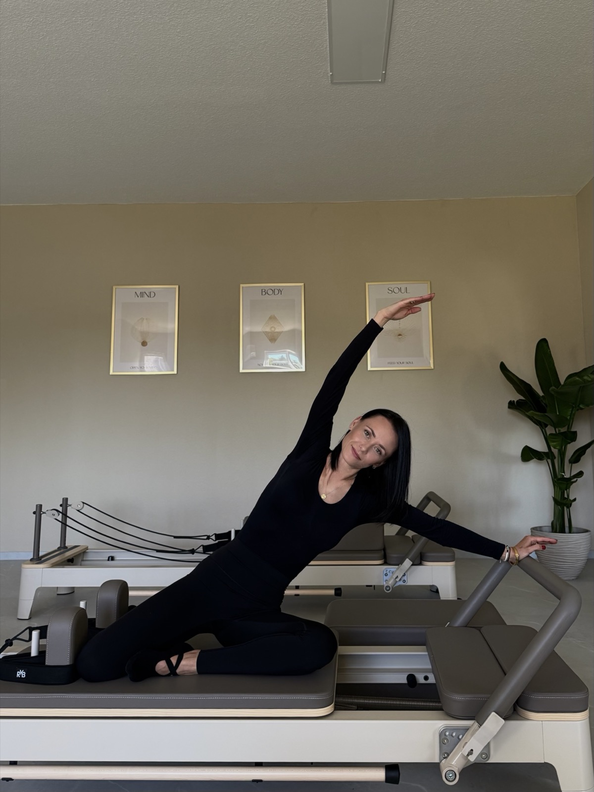 Oksana Palmieri beim Reformer Pilates